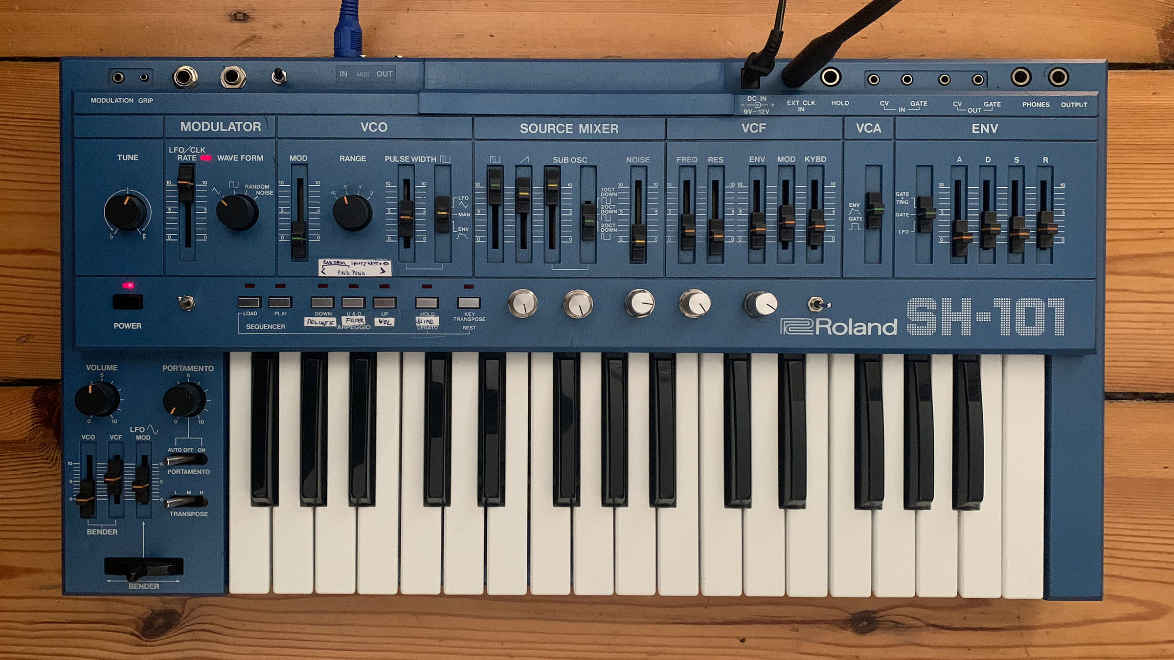 Roland SH 101 with Tubbutec SH1oh1 — Control by Studio Mood